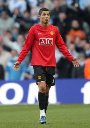 社媒已经吵疯了（社交媒体已炸锅）