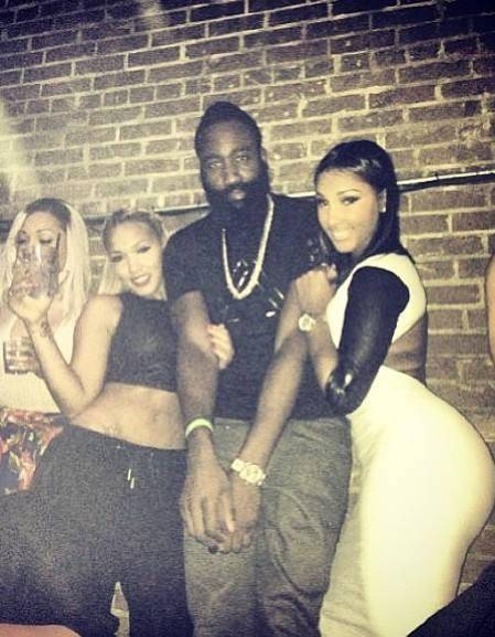 半场战报：海牛1-0三镇，兰克尔-泽补射得分（半场：海牛1-0领先三镇，兰克尔-泽补射破门）