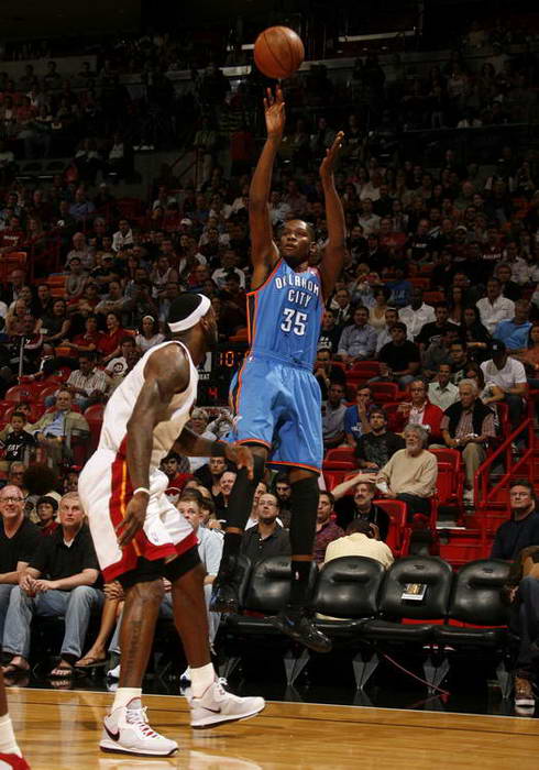 拜仁24-25赛季财报：销售额9.783亿欧创纪录，利润1.878亿欧（24-25赛季拜仁财报出炉：营收9.783亿欧创新高，利润1.878亿欧）