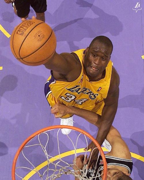 我们的米兰德比进球TOP25（米兰德比25粒经典进球回顾）