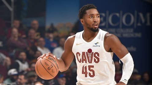 犹他爵士逆转击败篮网，豪取两连胜，马尔卡宁和乔治表现突出，篮网失误和外线投射不佳。（爵士逆转篮网取两连胜，马尔卡宁乔治闪耀，篮网失误多且外线低迷）