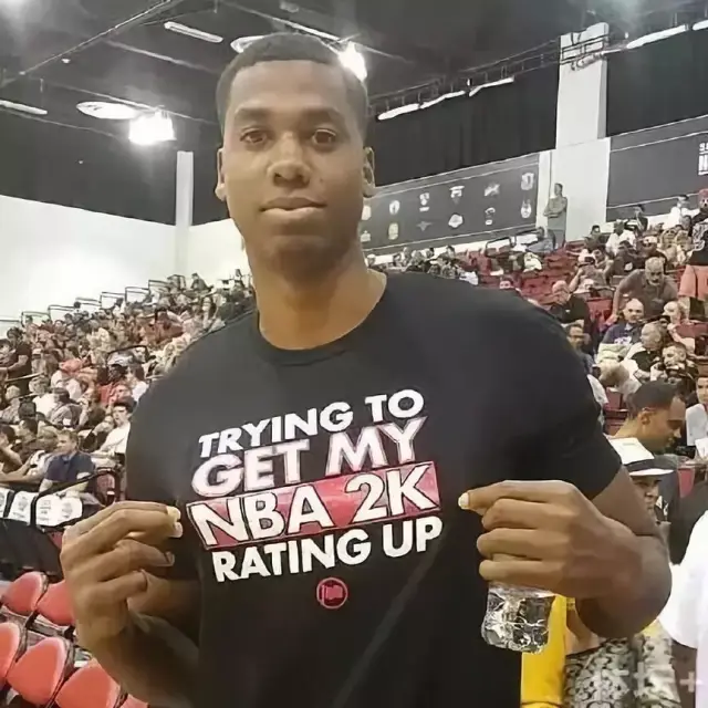 记者：阿贾克斯正接触前狼堡主帅西莫尼斯，视为海廷加继任者（记者：阿贾克斯洽谈前狼堡主帅西莫尼斯，拟任海廷加接班人）