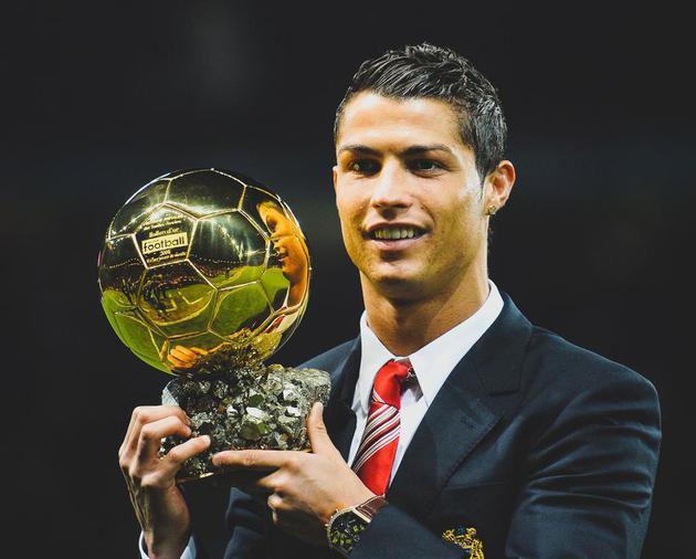 官方：梅西当选美职联年度最有价值球员，为蝉联该奖项第一人（美职联官方宣布：梅西荣膺年度MVP，史上首位实现蝉联）