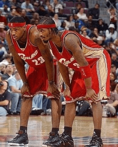 杜兰特关键投篮稳定输出（杜兰特关键时刻投篮稳健发挥）