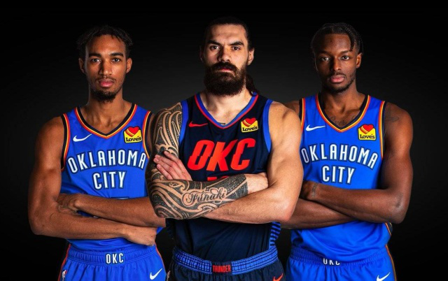 阿贾克斯临时主帅：本菲卡第一球是越位的，这不应该发生（阿贾克斯代理主帅：本菲卡首球越位在先，本不该被判有效）