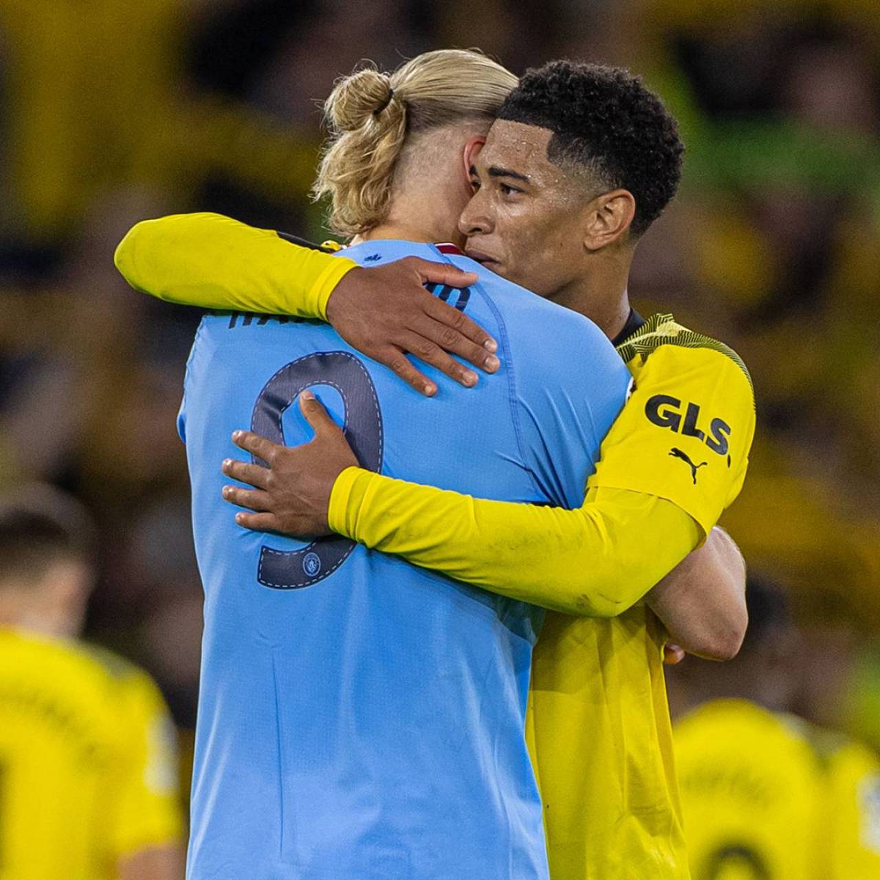 库里三分雨再现，对手毫无办法（库里再掀三分风暴，对手束手无策）