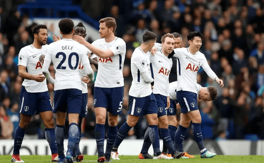 QPR球员谢尔因保护母亲用石头砸伤一男子，事后公开致歉（QPR球员谢尔护母投石致男子受伤，随后公开致歉）